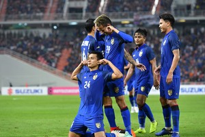 泰國隊慶祝攻進第二個球。（圖源：互聯網）