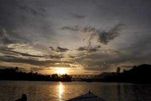 丐河黃昏一瞥。