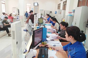 共青團員於週六值班為民眾服務。（圖源：周進祿）