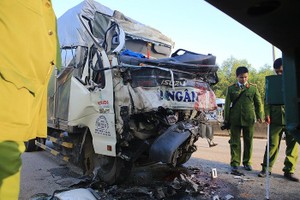 卡車追尾的事故現場。（圖源：文勝）