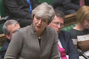 英國首相特蕾莎‧梅對國會議員發表演說。（圖源：AFP）