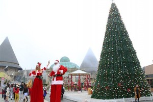 在巴娜山上舉辦冬日盛會。