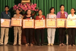 第六郡節約用電模範家庭榮獲表彰。