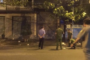 警方在事發地點勘查現場。（圖源：志石）