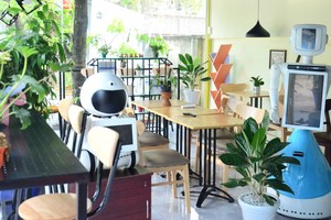 機器人咖啡店模式。