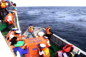 向長沙群島幹部、戰士與人民贈送千份禮物。（示意圖源：光決）