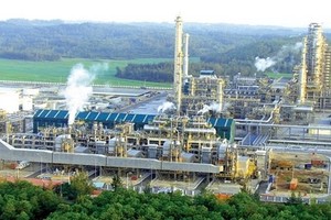 國家審計署已發現並向調查機關移交5宗呈現違法跡象。圖為宜山煉油聯合工程項目。（圖源：德煌）