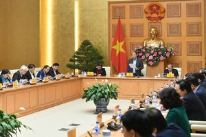 政府總理阮春福主持會議。（圖源：越通社）