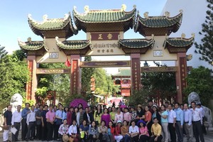 新春朝聖１０間廟