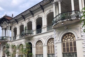 座落於武文秦街110-112號的百年老別墅。