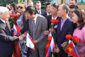 2018年9月5日，應俄羅斯總統普京的邀請，越南共 產黨中央總書記阮富仲與越南高級代表團對俄羅斯進 行訪問。旅俄僑胞們熱烈歡迎阮富仲總書記。