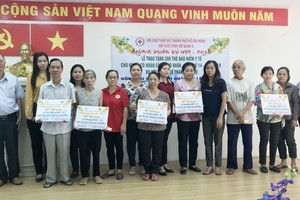 穗城會館今年贈送159張醫保卡，價值逾1億元。