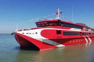 頭頓-崑崙島Express36高速雙體客船正式投入運營。（圖源：互聯網）