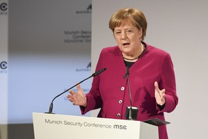 默克爾指，對美國指歐洲汽車威脅美國國家安全的說法感到震驚。（圖源：AP）