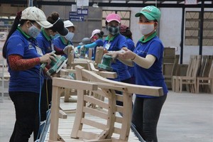 今年初，平陽省345家企業因拓展生產、加建廠房，而須招聘逾4萬7500名勞工。（圖源：互聯網）