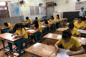 畢業考試現場一瞥。