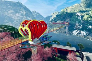 圖為山羅省沐州縣崖嫣瀑布 5D 玻璃橋效果圖。（圖源：Queen Việt）