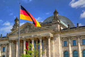 德國傳媒調查顯示，聯合政府內的3個政黨過去一年均流失大量黨員。（圖源：shutterstock）