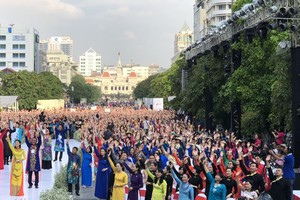 “越南長衫匯演”活動一瞥。