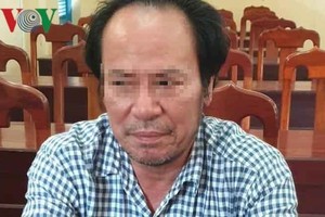 被拘押的柬埔寨籍嫌犯滀塔。（圖源：VOV）