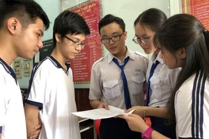 文朗有最多華人學生參加斯次會考，共5名。