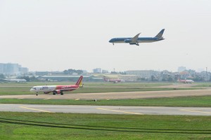 越南航空港總公司應迅速完成新山一國際機場擴建與同步改建各工程項目的可行性研究報告。（圖源：互聯網）