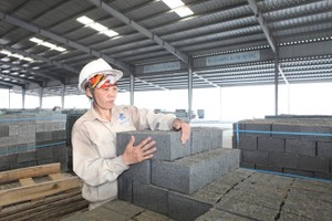 使用免燒磚有助環保。