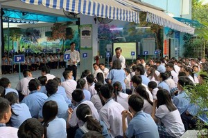 中小學生參加防範性侵座談會。