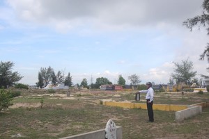 位於奠盤市奠南東坊奠南東鄉的公墓土地。（圖源：明玉）