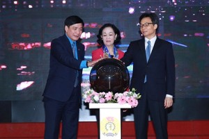 越南工會在線法律諮詢系統按鈕啟動儀式。（圖源：海元）