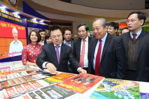 政府常務副總理張和平參觀 盛會展覽。（圖源：越通社）