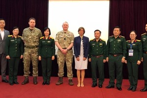 與會代表在交流會上合影。（圖源：美幸）