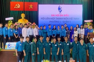 第五郡第一坊青聯會代表大會圓滿結束後大合照。