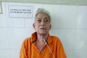 黃國基咳嗽不止，說話上氣不接下氣。