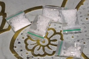 當場查獲的冰毒物證。（圖源：清進）