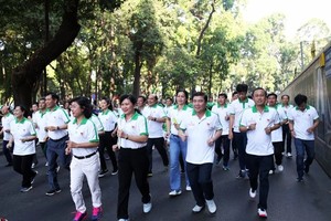 本市昨(24)日近2萬人參加“為全民健康的奧林匹克跑步盛會”。（圖源：江黎）