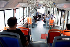 本市巴士仍乏人問津。