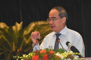 市委書記阮善仁在會上發表講話。（圖源：芳陲）