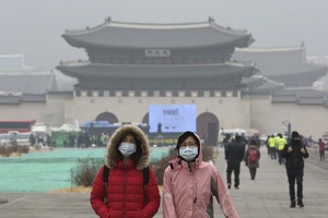 韓國首爾3月的PM2.5月均濃度創歷史新高。（圖源：AP）