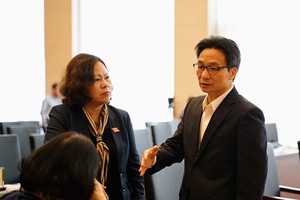 副總理武德膽與代表交流。（圖源：嘉慶）