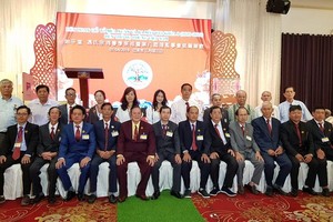 馮氏宗祠第八屆理監事合影。