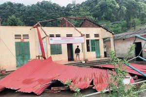 昨(8)日凌晨，老街省70間住房遭旋風襲擊倒塌。（圖源：劉明海）