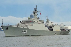 圖為“陳興道015號”導彈護衛艦。（圖源：Twitter）