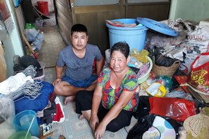 這小房間裡是許金愛母子倆3年來躺著歇息的地方。