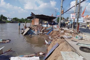 河堤坍塌現場。（圖源：海洋）