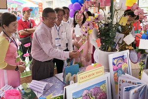 市教育與培訓廳小學科主任阮光榮等代表出席第五郡小學盛會。