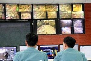 攝像監控系統把圖片、數據傳回西貢河隧道管理中心。