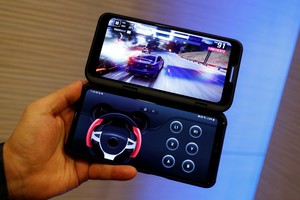 LG電子首款5G智能手機“V50 ThinQ”10日正式發售，可多角度看直播。（圖源：互聯網）