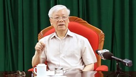 黨中央總書記、國家主席阮富仲主持骨幹領導會議。（圖源：越通社）