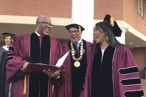 史密斯（左）和大衛·托馬斯（中）。（圖源：AP）